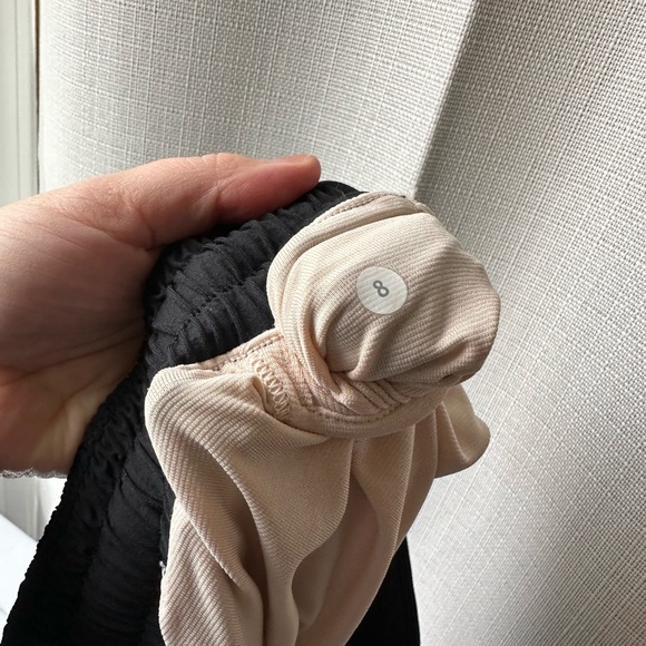 Rare!!! Lululemon Hotty Hot Short (Long) 4” Sz8
Pop Cut Boom Juice Multi/ Black - Picture 12 of 13